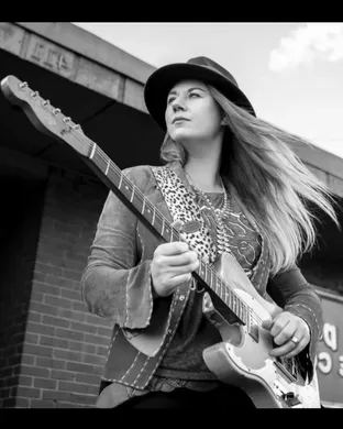 Joanne Shaw Taylor Boulder
